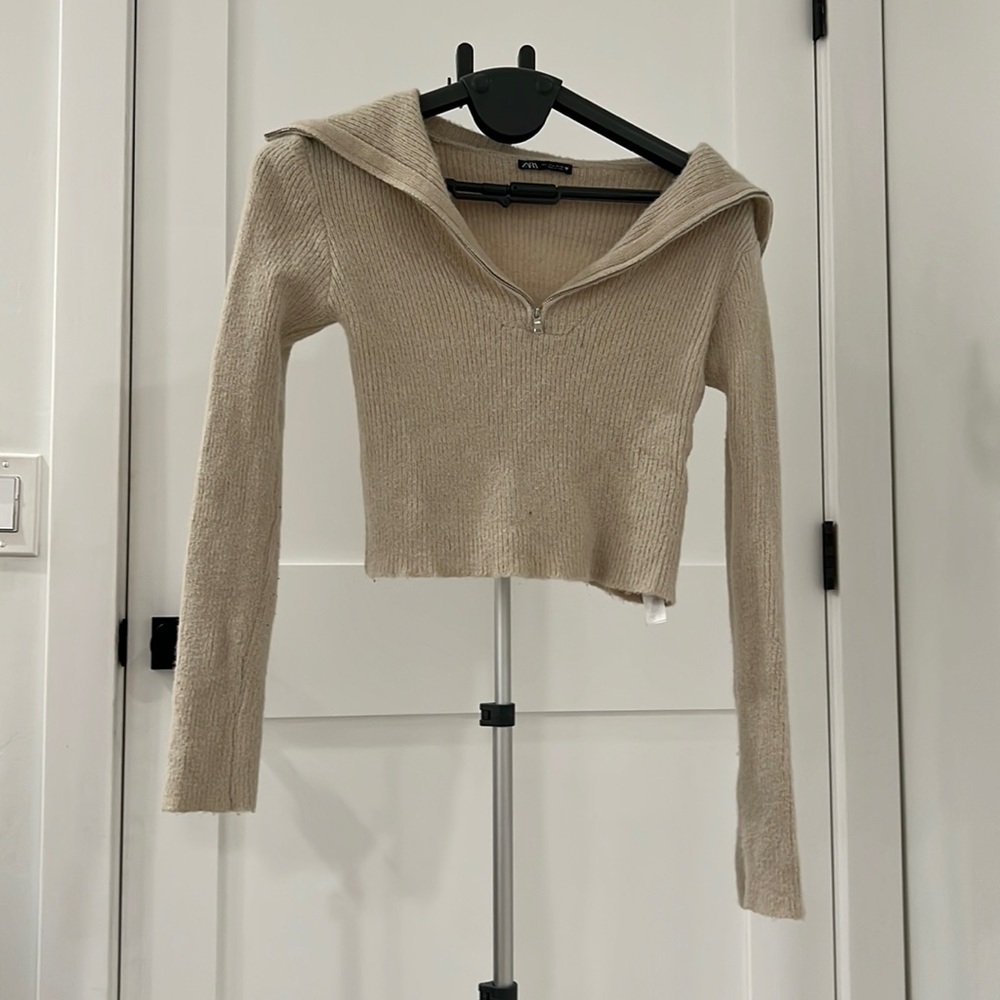 Zara Cropped Knit Sweatshirt Zip Up